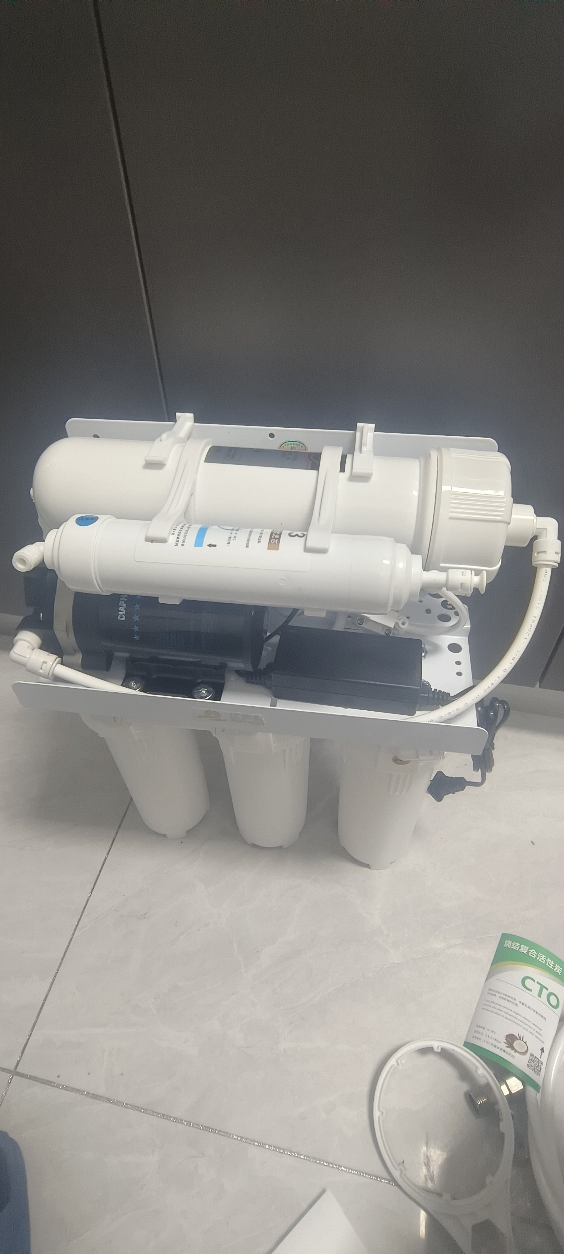 净水器的主要类型可分为:反渗透,纳滤,超滤和微滤这四种.