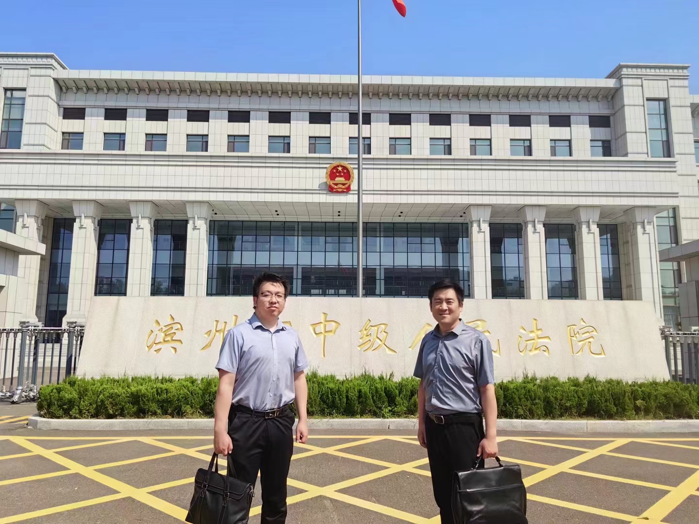 北京电视台《第三调解室》特邀律师.