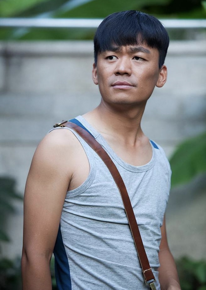 王宝强是中国内地知名演员,导演,1984年出生于河北省邢台市的一个农村