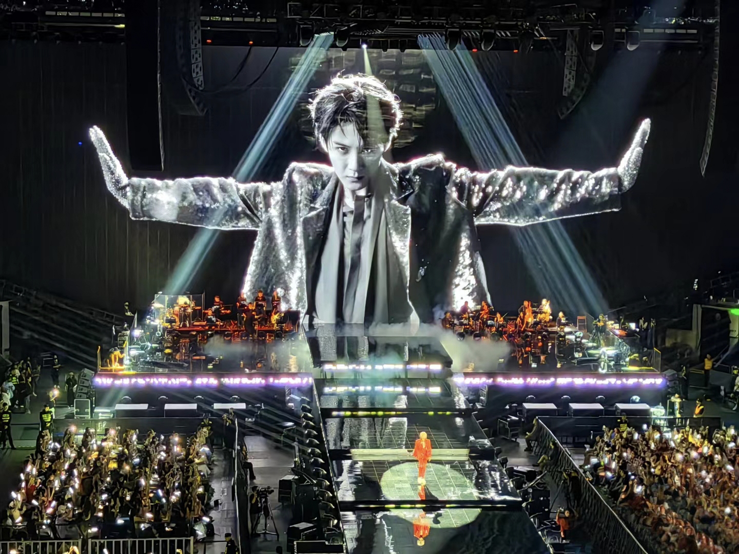 檀多多演唱会,"多见一次"舞台绝美! 光是流出的素材就够做梦了