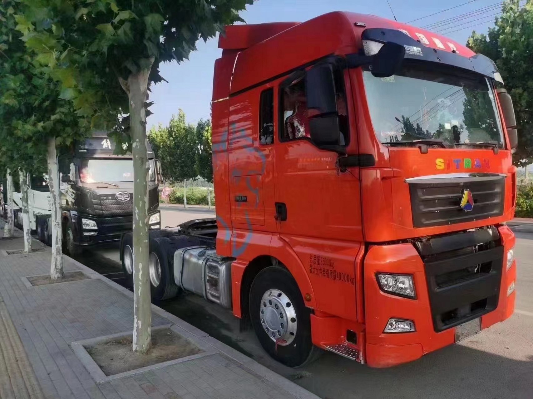 20年10月  汕德卡  480马力  曼发动机  手动挡  带液缓  有驻车空调