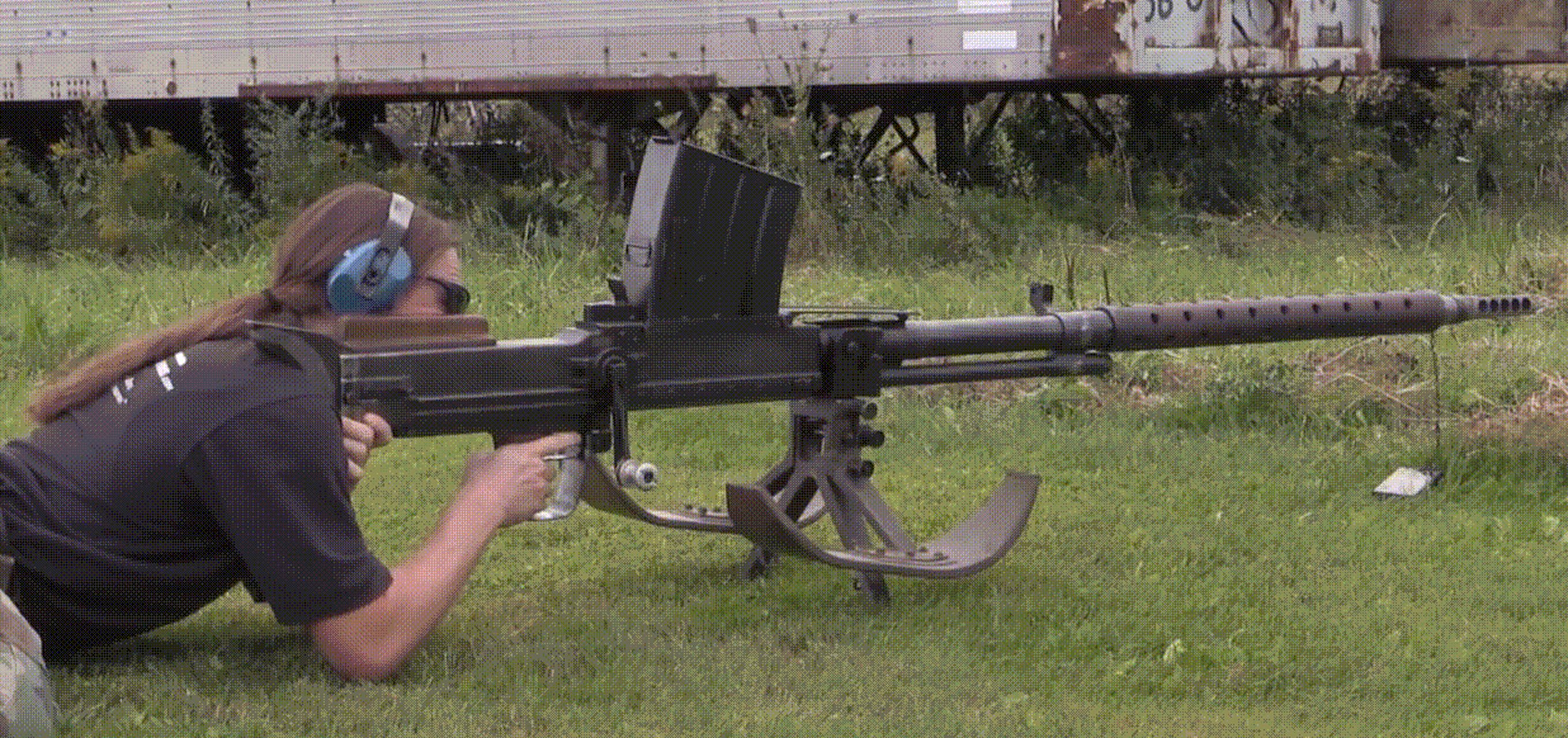 芬兰l39反器材狙击枪 诞生于二战前夕的芬兰拉蒂l39是专为反坦克作战