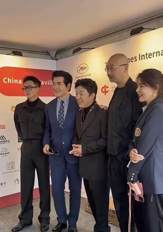 没想到管虎竟然比黄渤高那么多