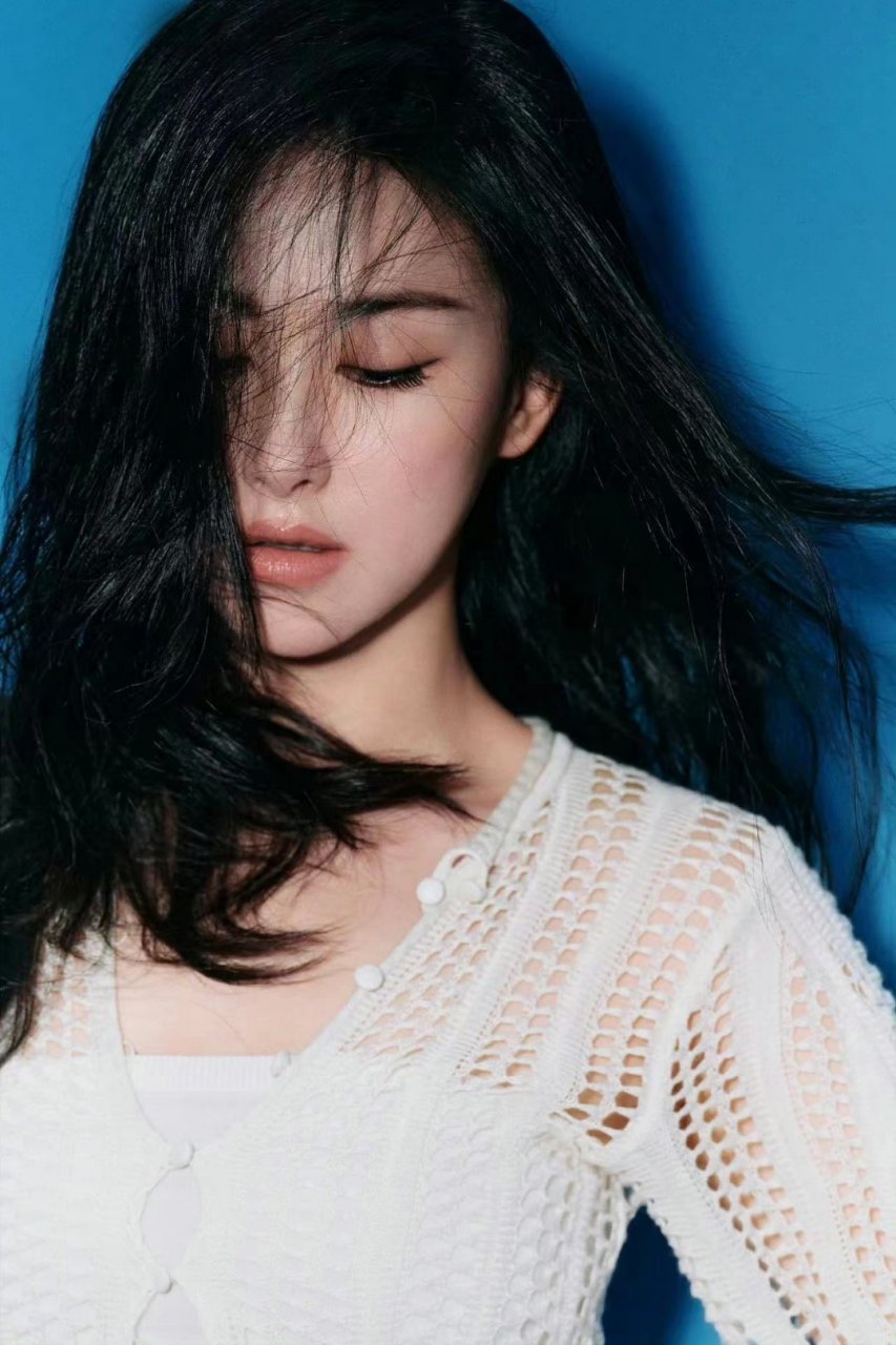 "97朱珠的镂空连衣裙穿搭秘籍91  朱珠的镂空连衣裙太惊艳了!