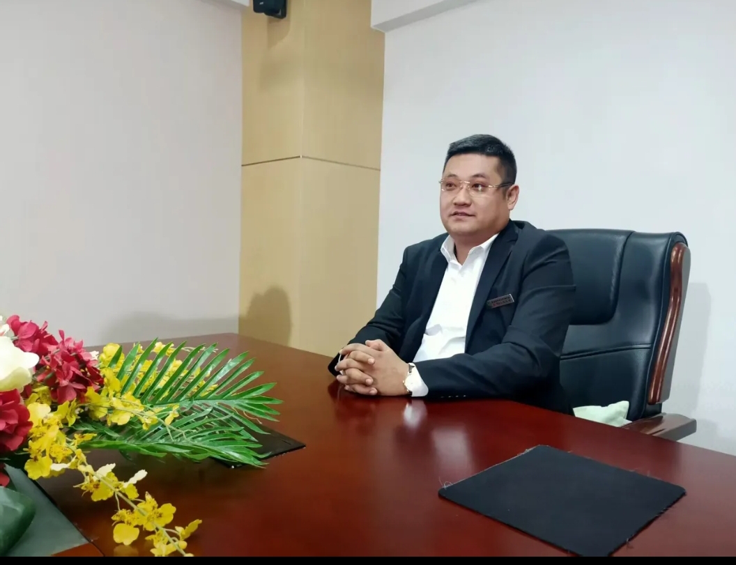 被前夫,兽药企业老板邹亮亮家暴7年半