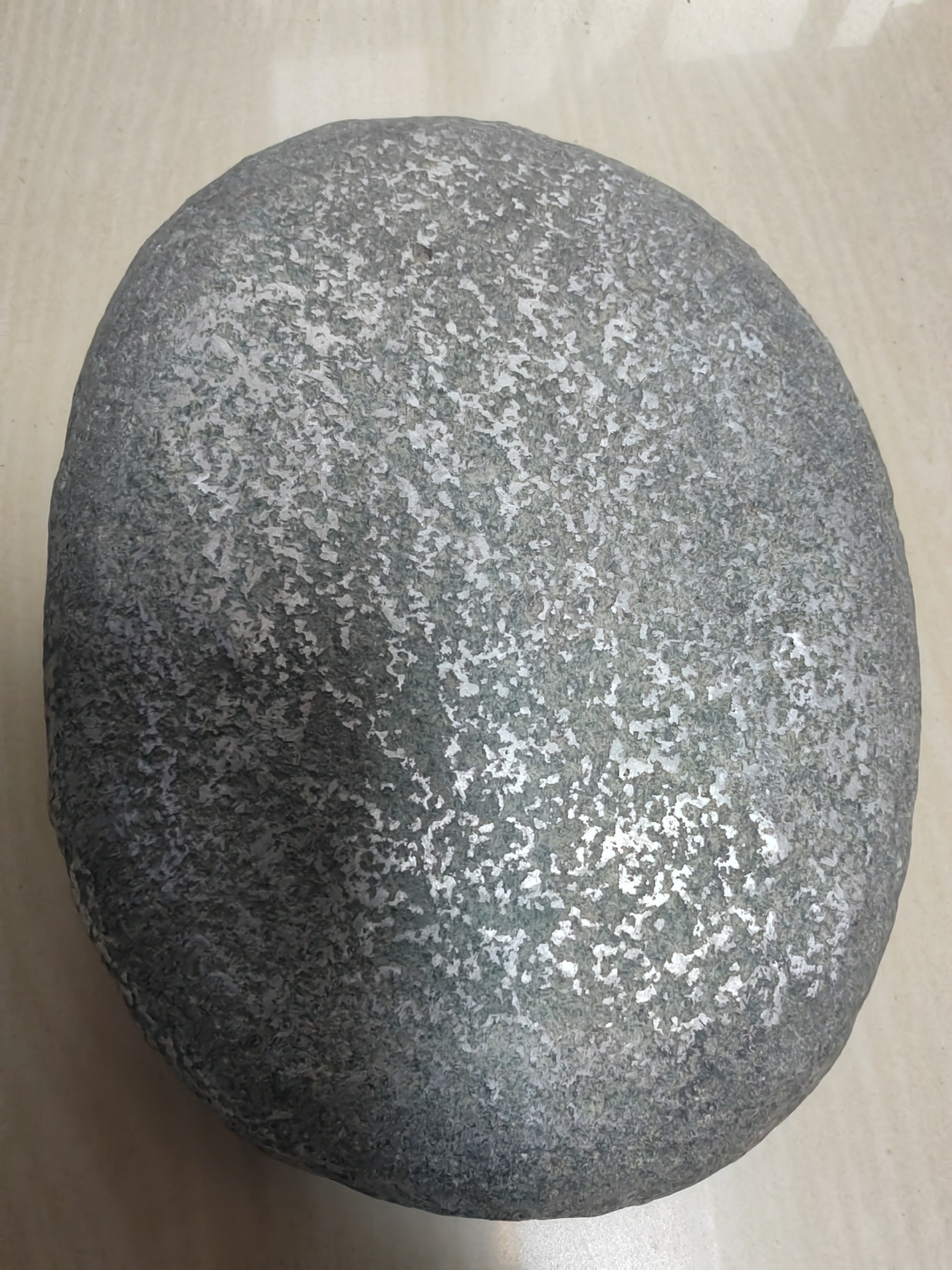 来自新疆神秘罗布泊疑似陨石 它是什么有知道的吗?