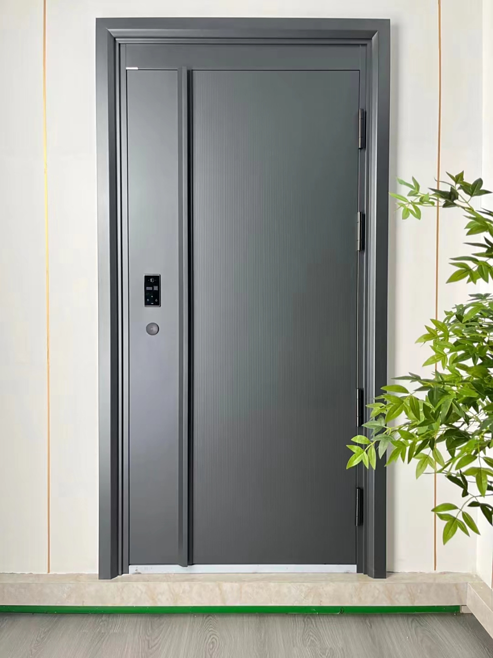 黑色的把手和锁🔐,透露出一丝神秘与安全感,仿佛守护着某个重要的