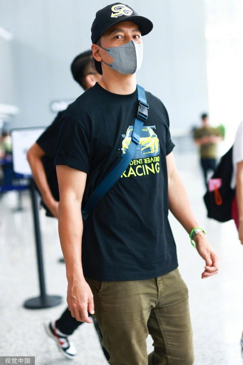 男神吴彦祖生图来了,状态真好,看着孔武有力.