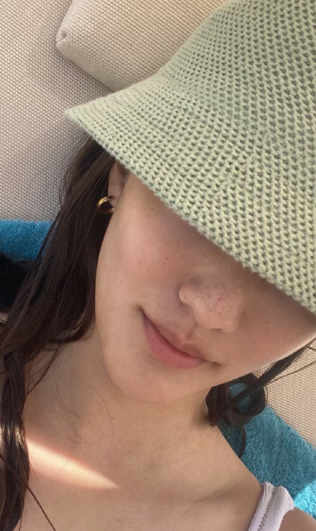 吴千语晒素颜照,看着十分随和而且比较耐看.