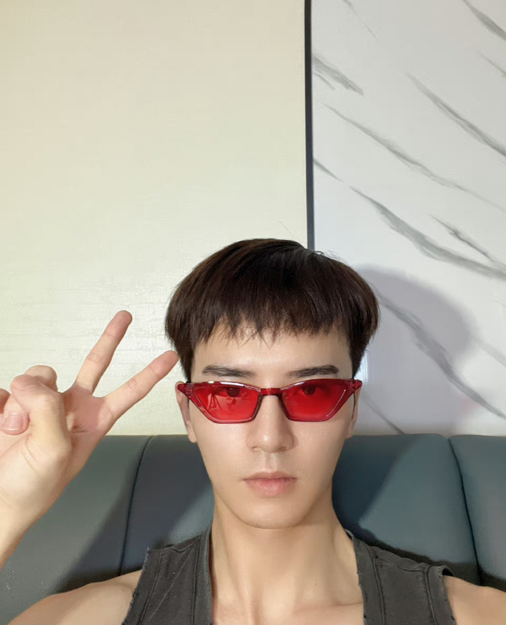 吴希泽的发型是不是小时候的西瓜头