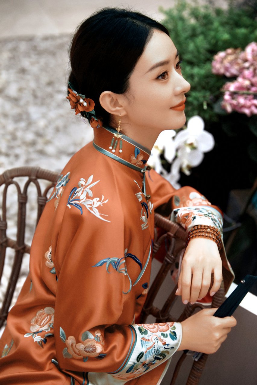 赵丽颖好适合民国造型,温婉贤淑.