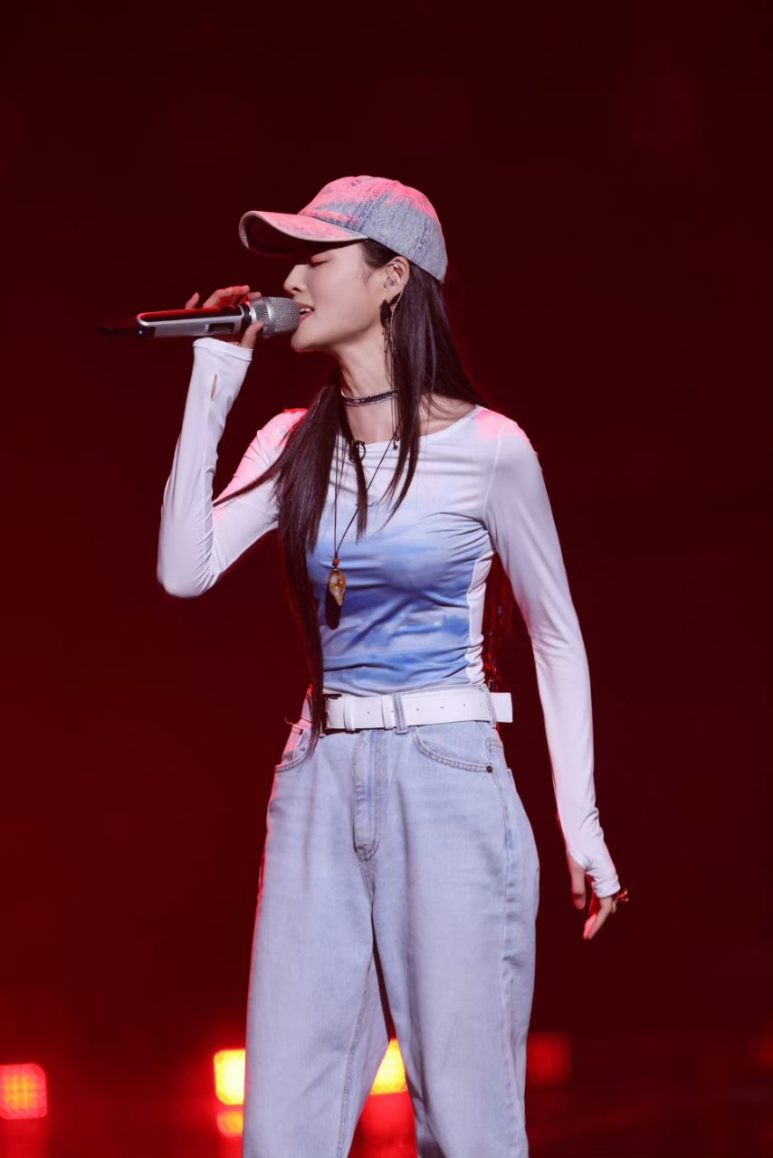 浪姐王佳宁的身材好苗条啊!