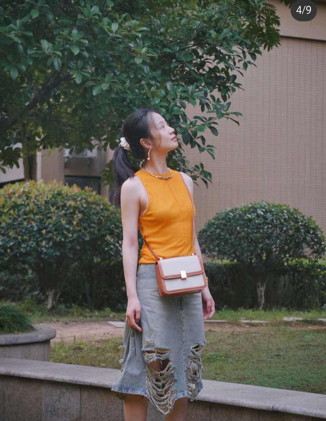 演员李梦的牛仔裤好潮,有是烂到家的感觉[嘻嘻][嘻嘻][嘻嘻]你会穿吗?