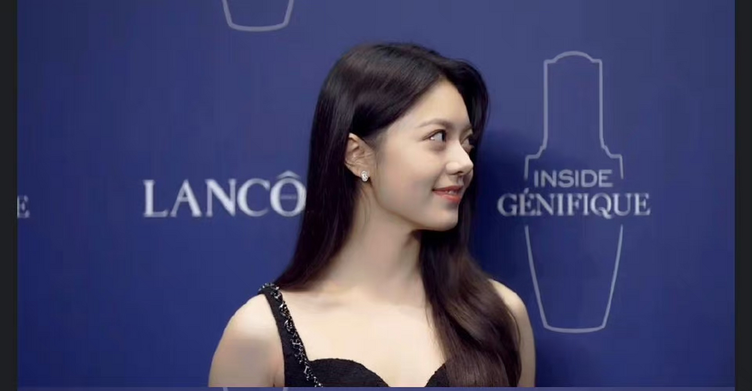 赵今麦活动生图好耐看,尤其是笑容好暖心.