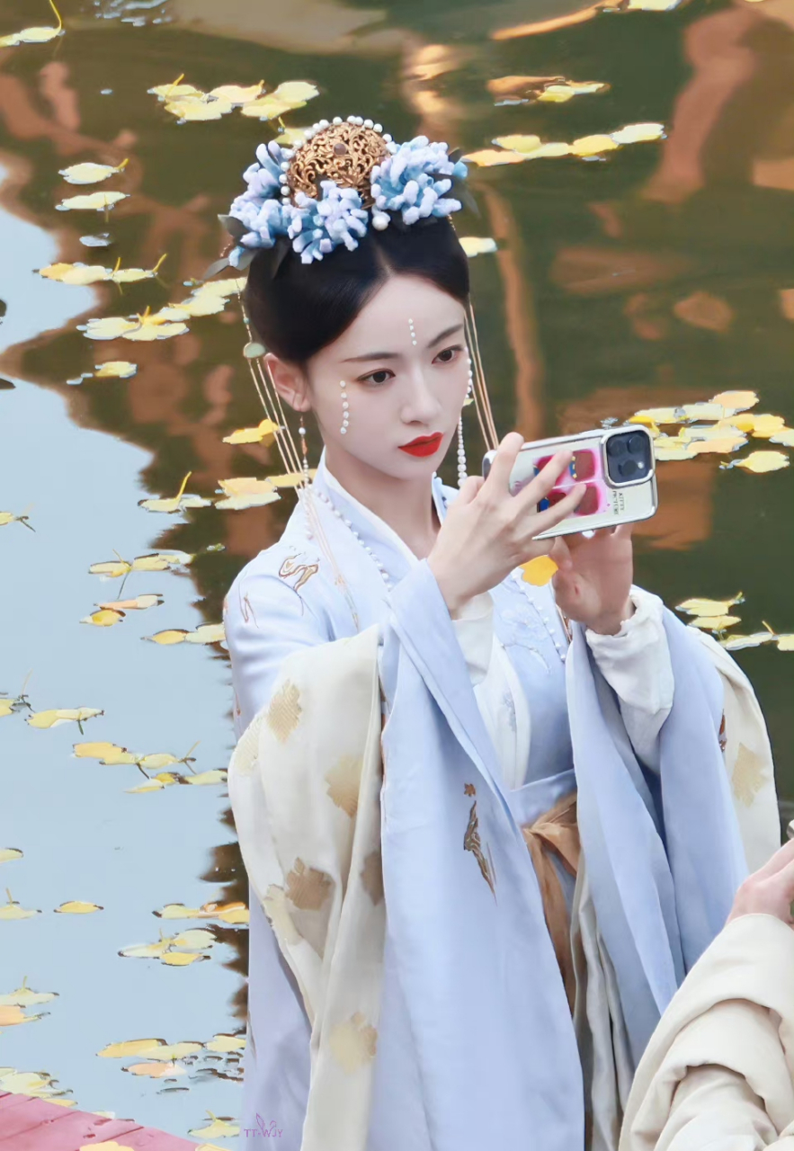 吴谨言古装戏路透,你感觉怎么样?