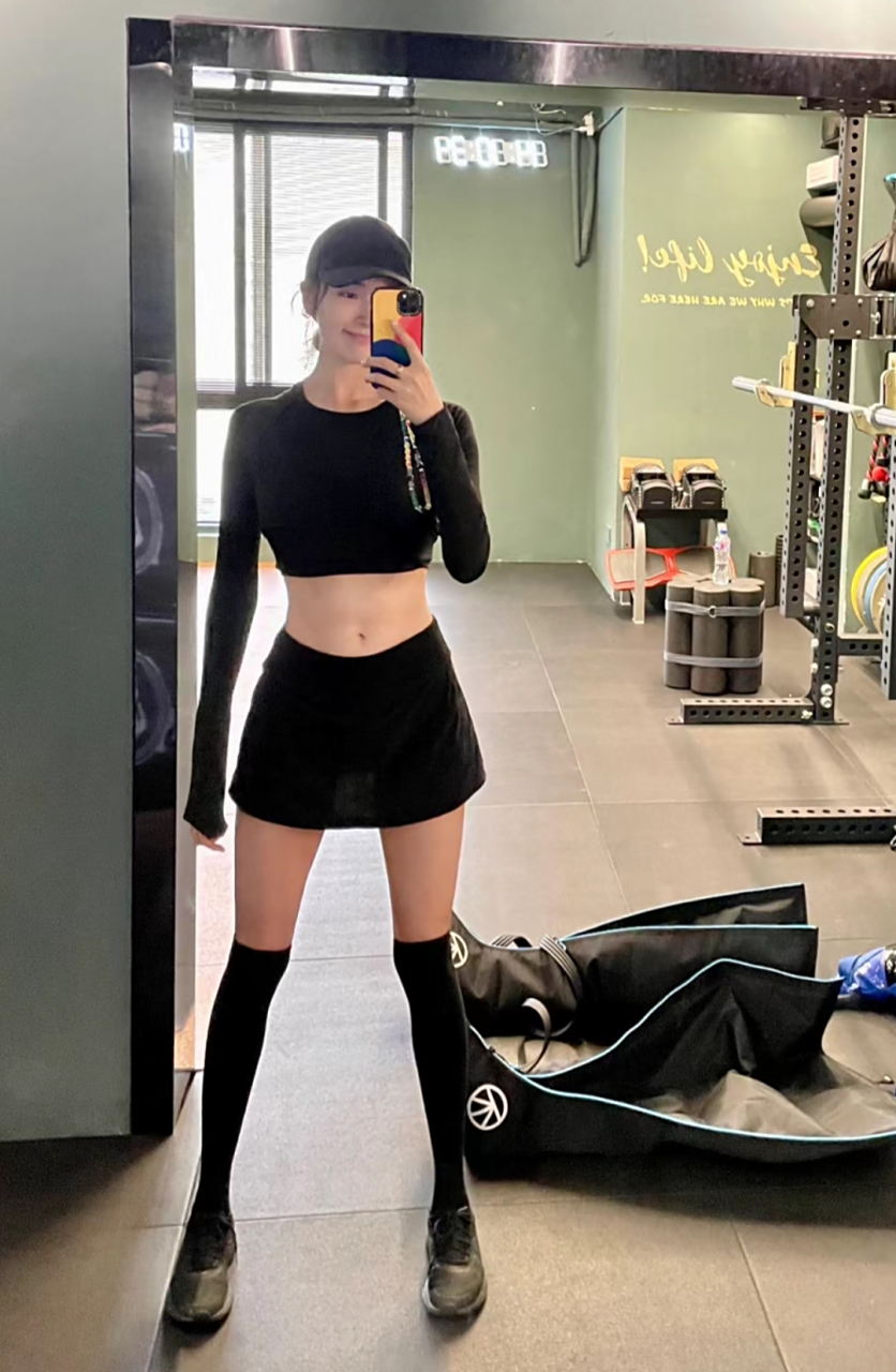 王紫璇的腿太苗条了[嘻嘻][嘻嘻][嘻嘻]你羡慕吗?