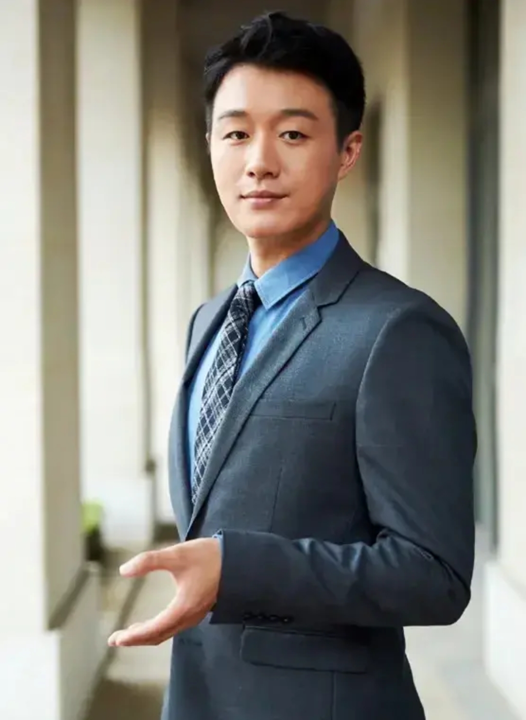 电视剧《错位》中,其实佟大为和宋宁峰所饰演的角色错位了,应该互换一