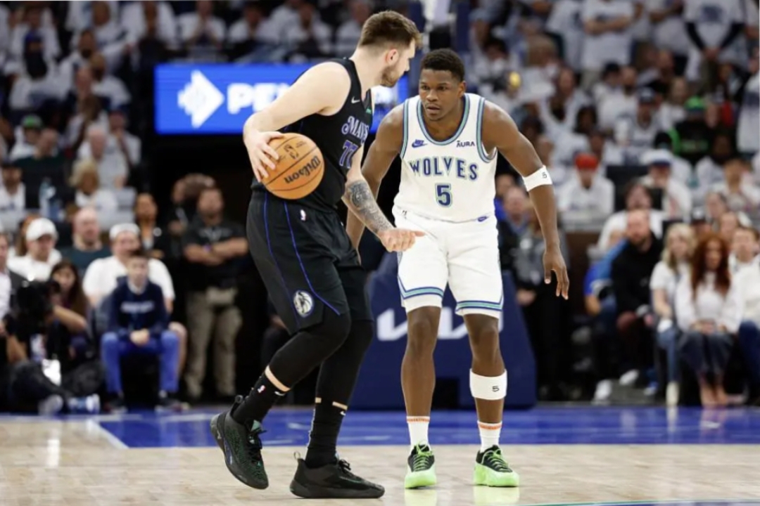 包含东契奇绝杀时刻,西亚卡姆点燃赛场,步行者迎来胜利!的词条 包含东契奇绝杀时刻,西亚卡姆点燃赛场,步行者迎来胜利!的词条