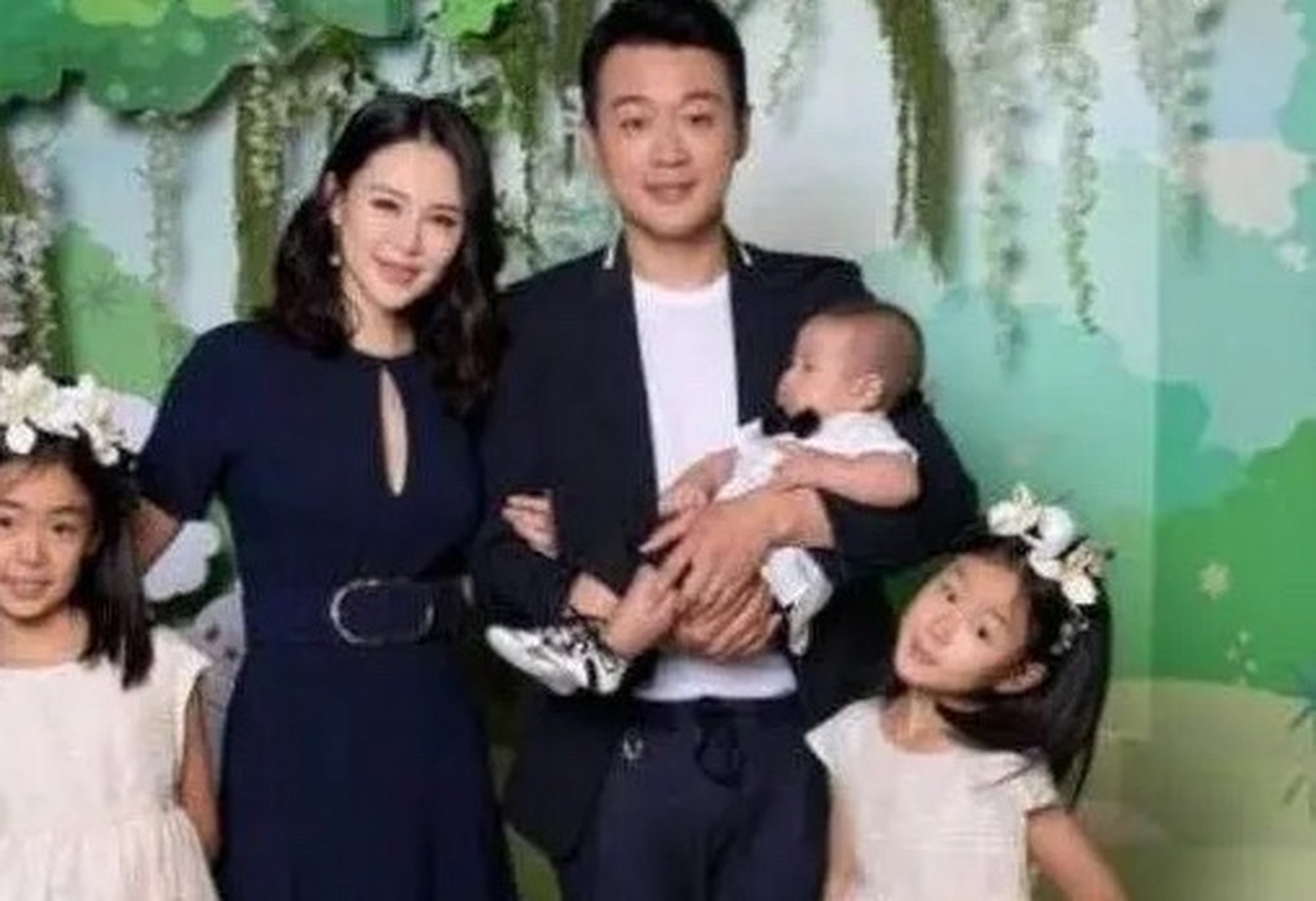 谢娜怀二胎,不得不让人联想到,如今生二胎,三胎,甚至是四胎的,基本上