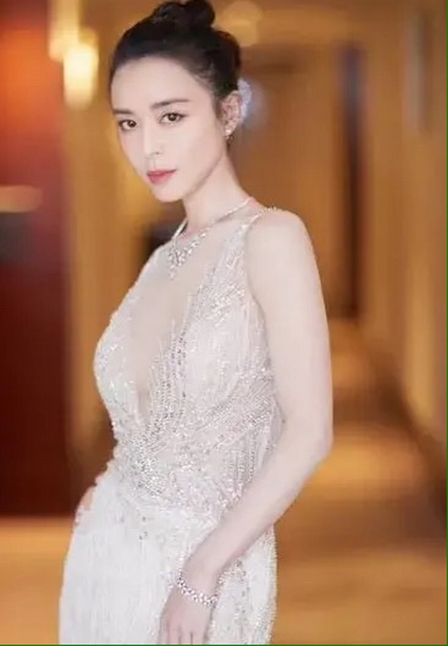 张静初被称为娱乐圈的"公交车",她在娱乐圈名声并不是很好,有关她的