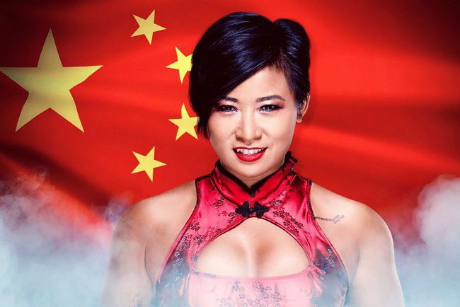 在摔角这个看似男性主导的领域里,中国女选手李霞以