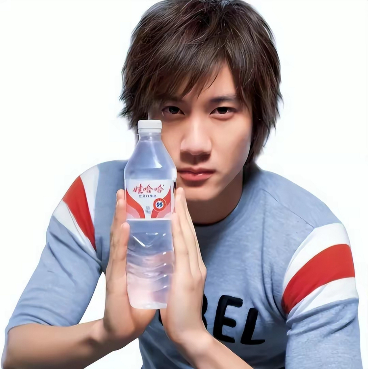 王力宏解约多年坚持喝哇哈哈矿泉水与钟睒睒突然卸任的关系!