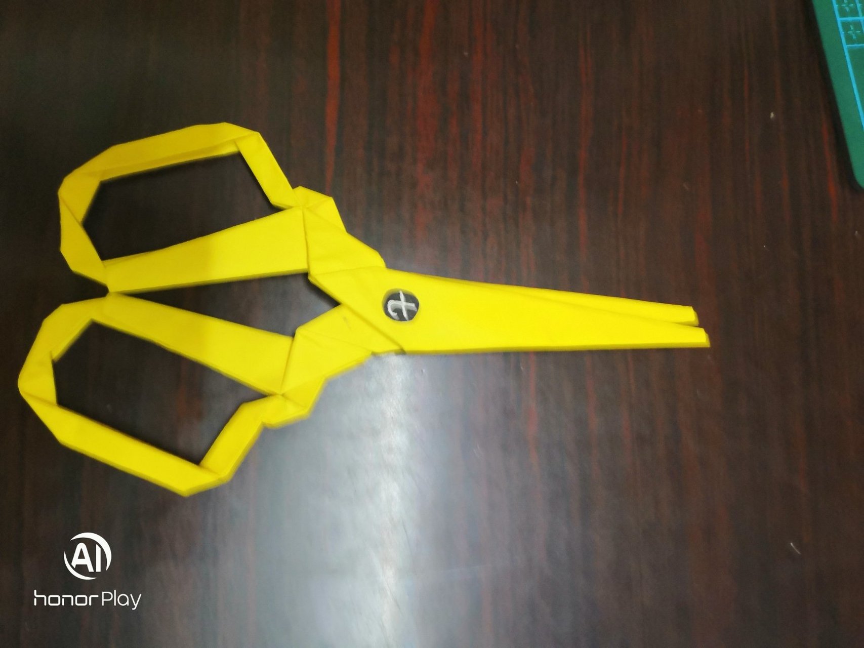 集中精神,以气御剪