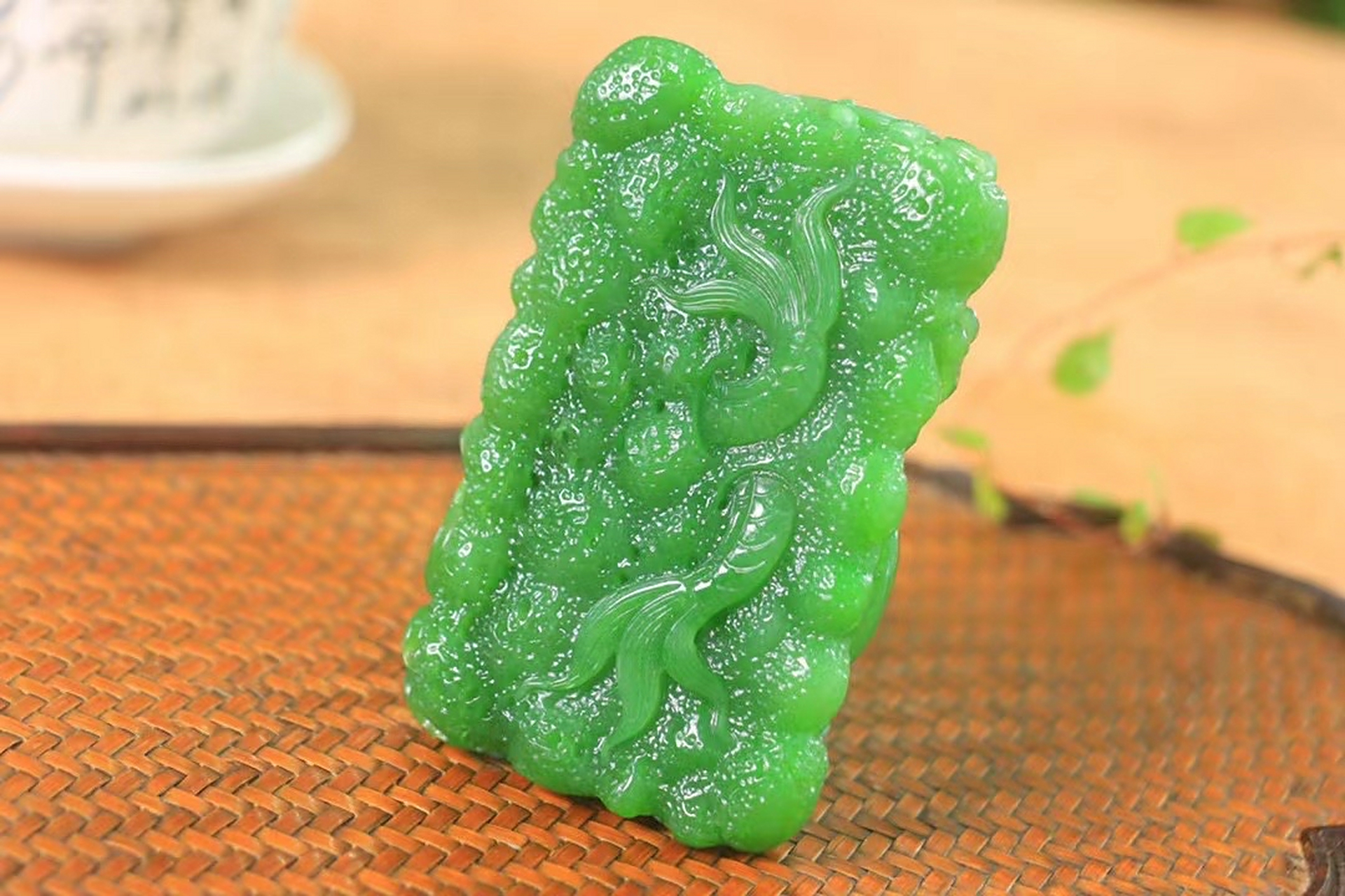 和田玉碧玉阳绿龙牌 龙行天下生意兴隆