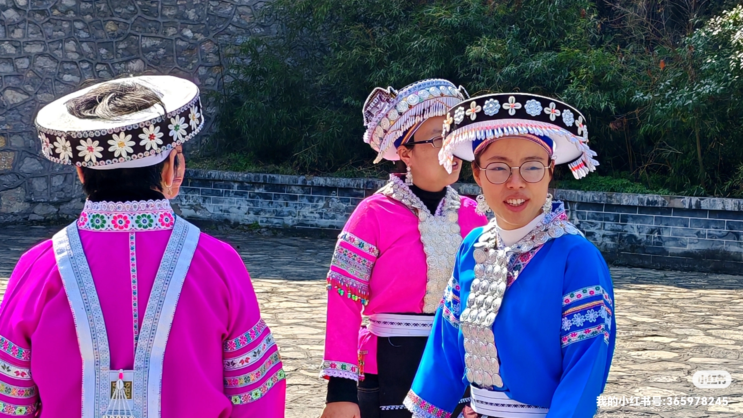 随拍# 小花苗 小花苗是贵州省贵定县独有的一支苗族分支,分布在苟定