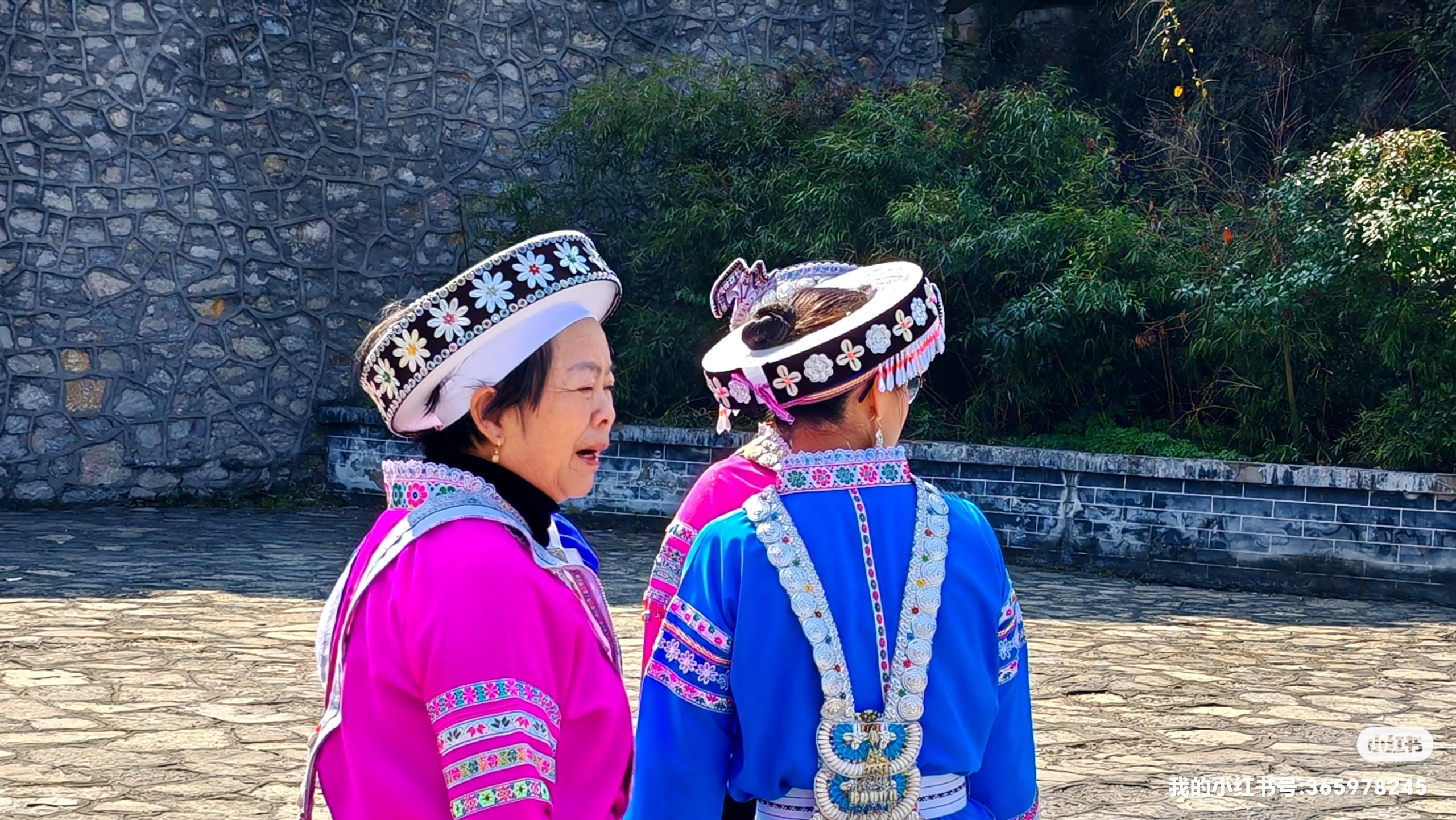 随拍# 小花苗 小花苗是贵州省贵定县独有的一支苗族分支,分布在苟定