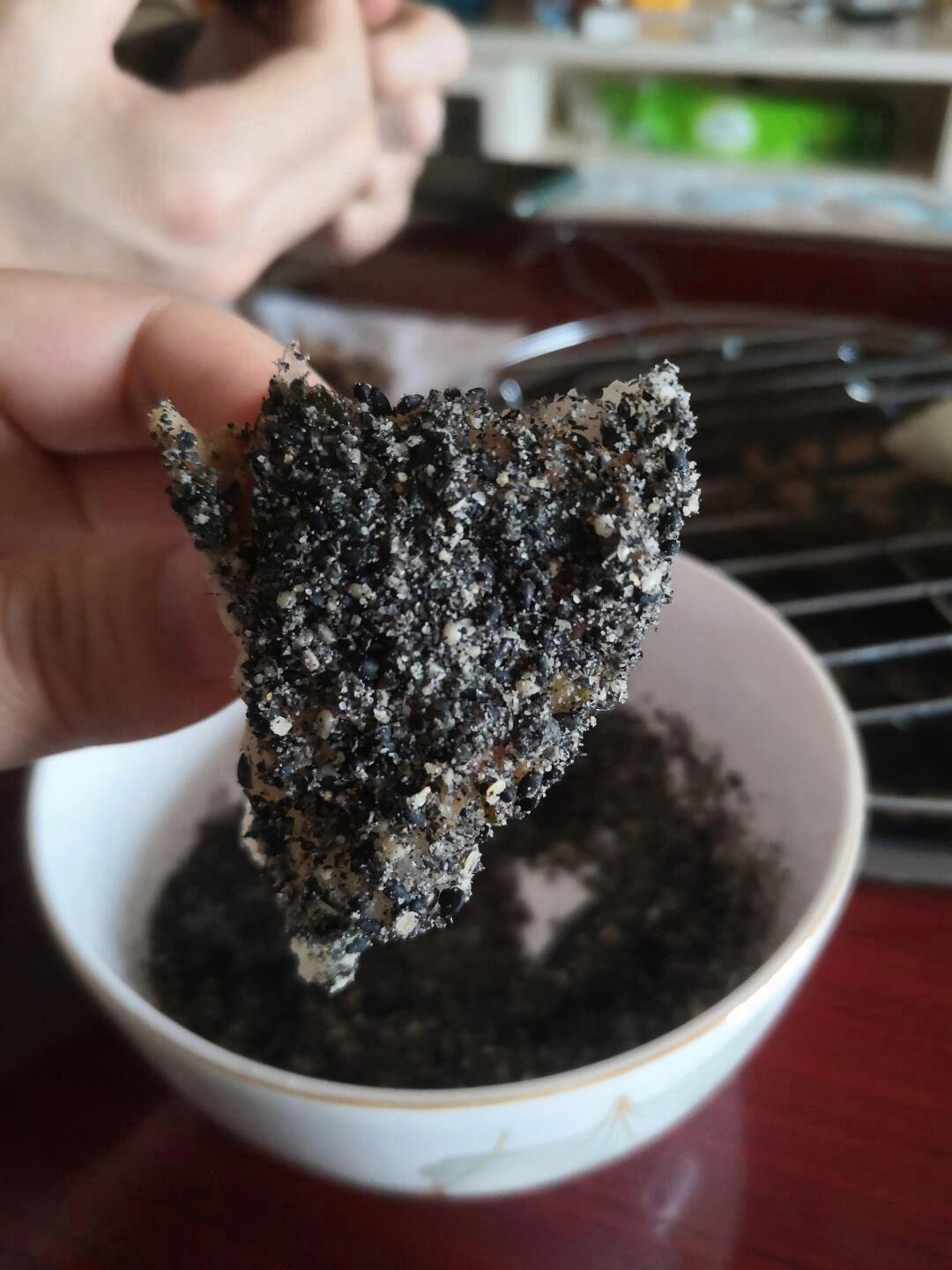 于是按照书中的方法,马上行动起来去买了黑芝麻,我比较懒,所以在楼