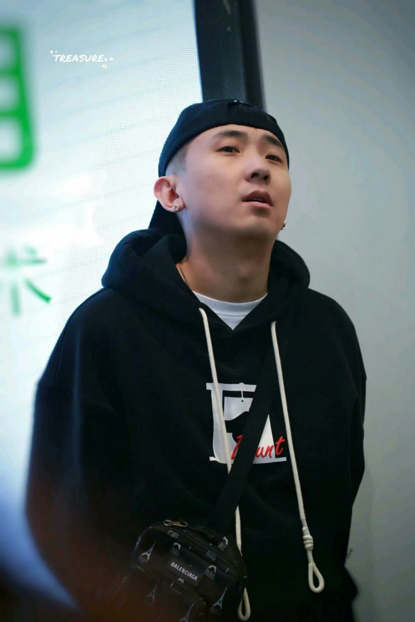 九熙的私服② 真是痞帅痞帅的