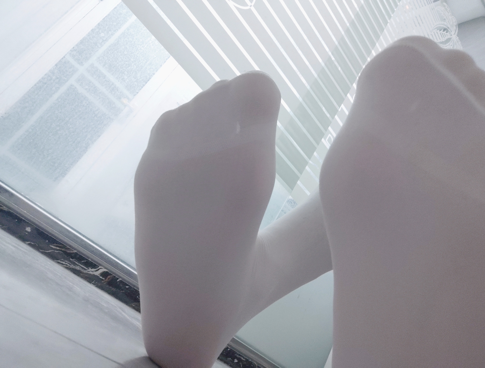 好多东西发出来怕被封呢.#白丝# #无处安放的小jio# #小姐姐