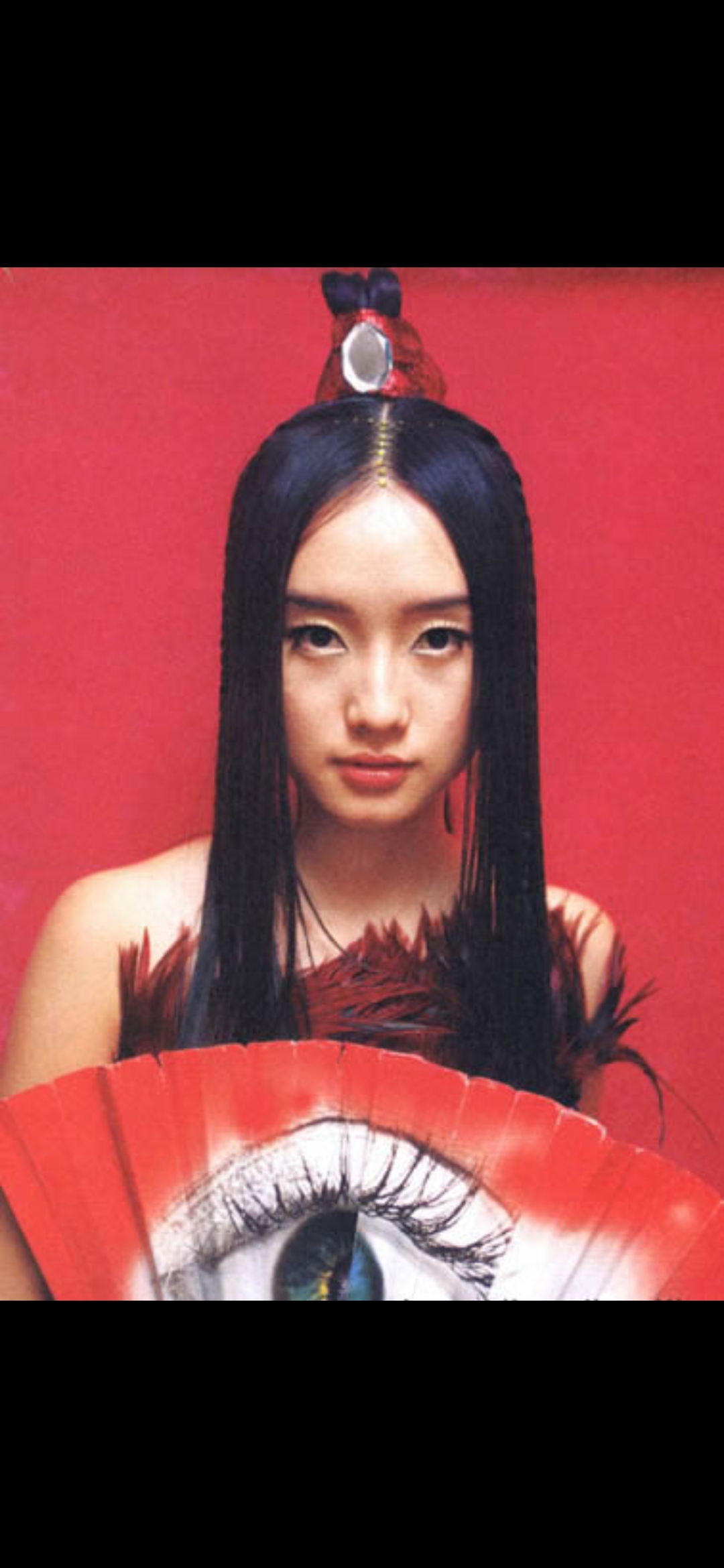 李贞贤作为韩流初代顶流,其演艺生涯与私生活始终是舆论焦点