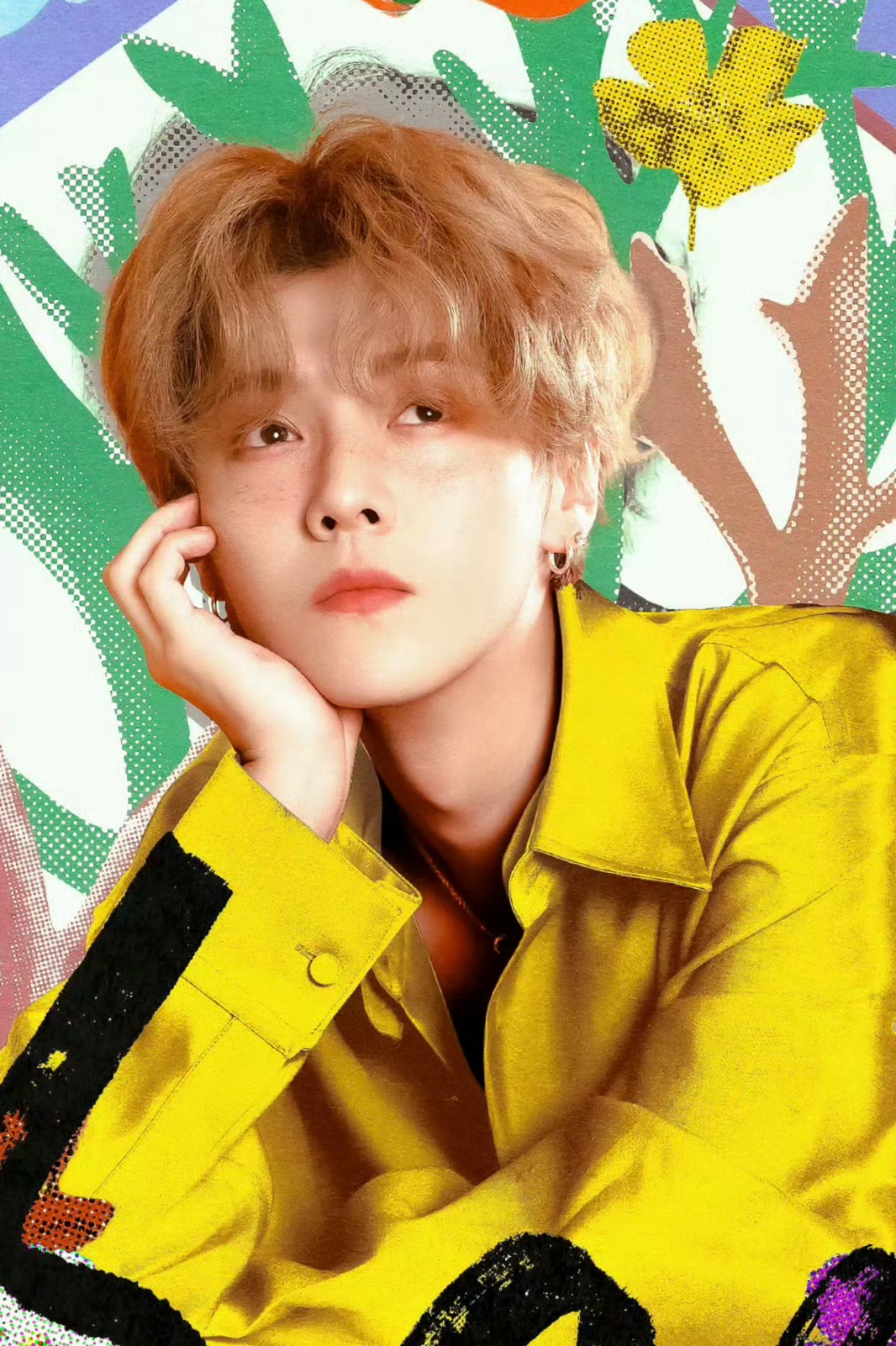 第14期娱乐热点剧评社# #鹿晗怼脸比耶自拍