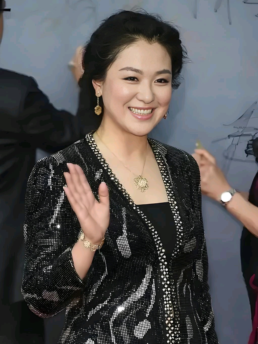 她出演了《神医喜来乐》中女人味十足的"赛西施"