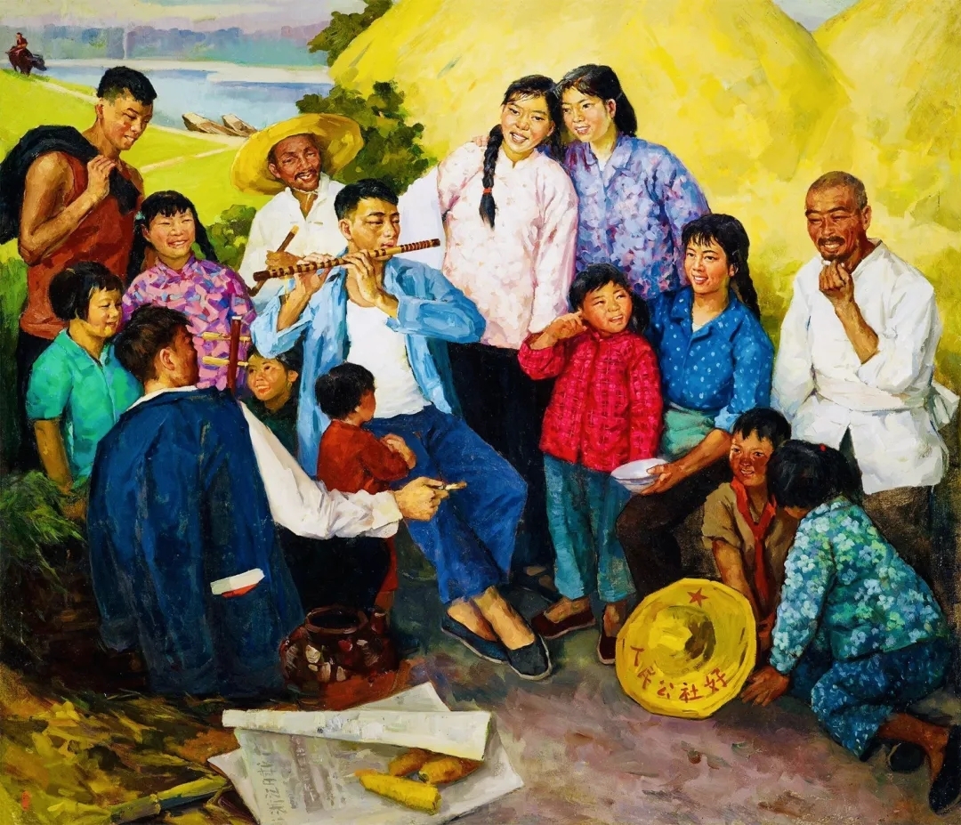在广阔的农村,社员们聚拢在谷堆旁,中间的男社员吹起了笛子,人们喜