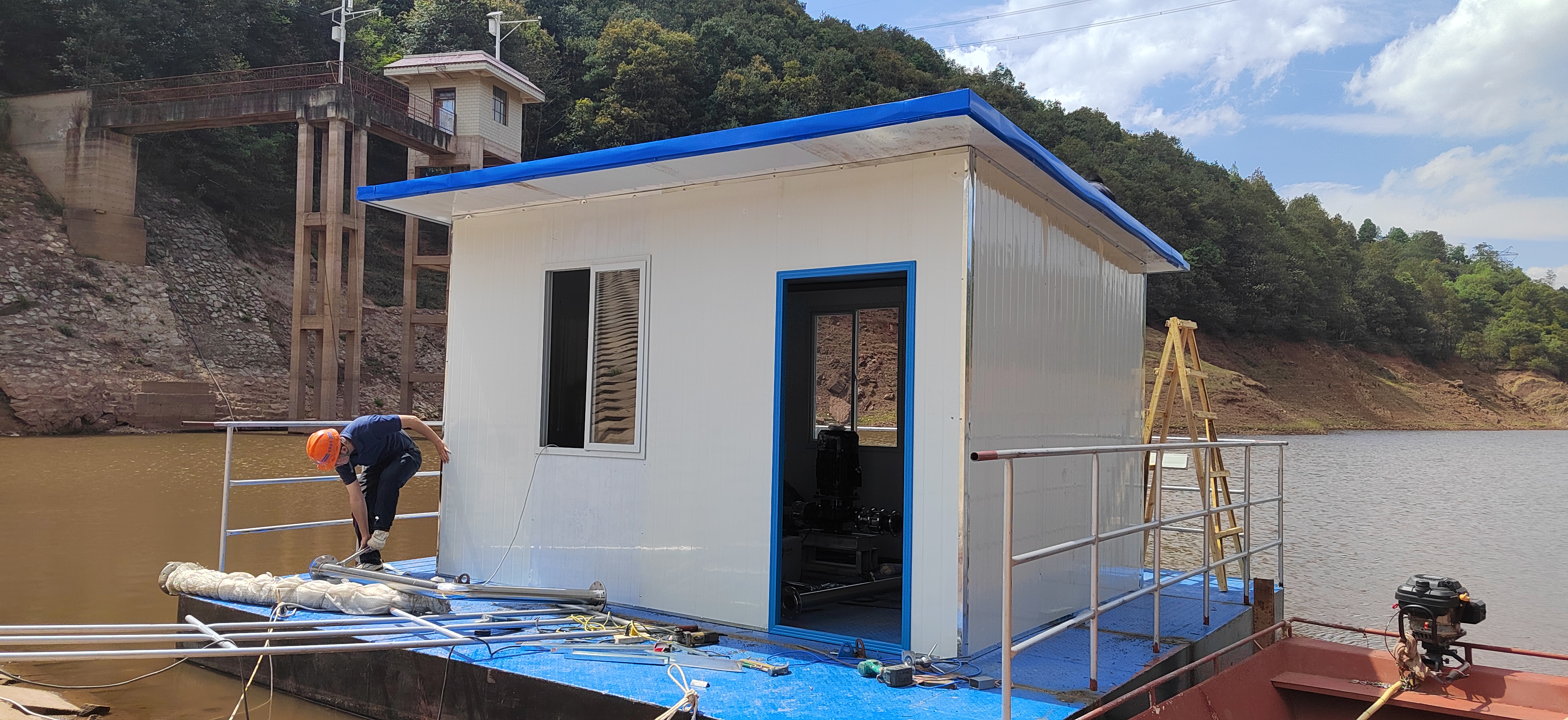 拼装系列的k式坡顶活动房,t式平顶型活动房;单元系列的单体,多体组合