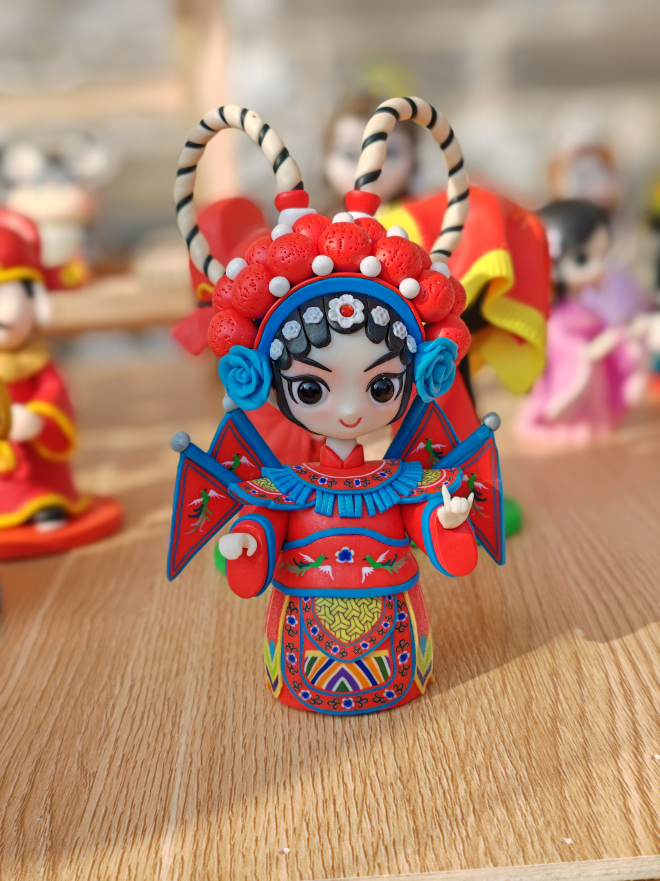 色彩斑斓的衣裳,是岁月的痕迹,也是生活的热情