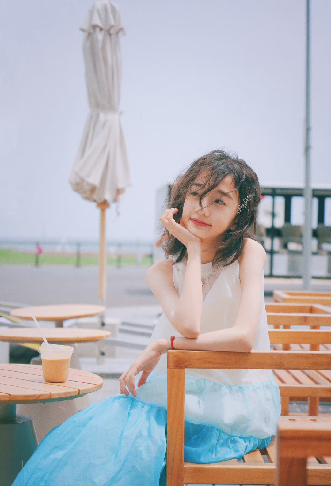 在家不用上学的快乐,不用考期末试的快乐#coco陈芷琰