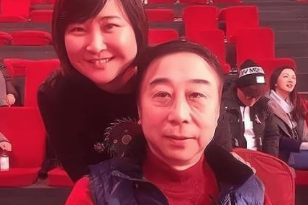 有一次,贾玲给冯巩打电话:"师父,我拍电影,想请您帮忙客串一下,片酬30