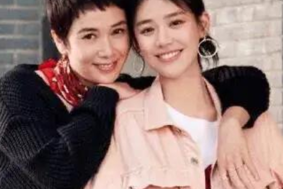 2016年,蒋雯丽把公司卖出的13亿,拿出1.