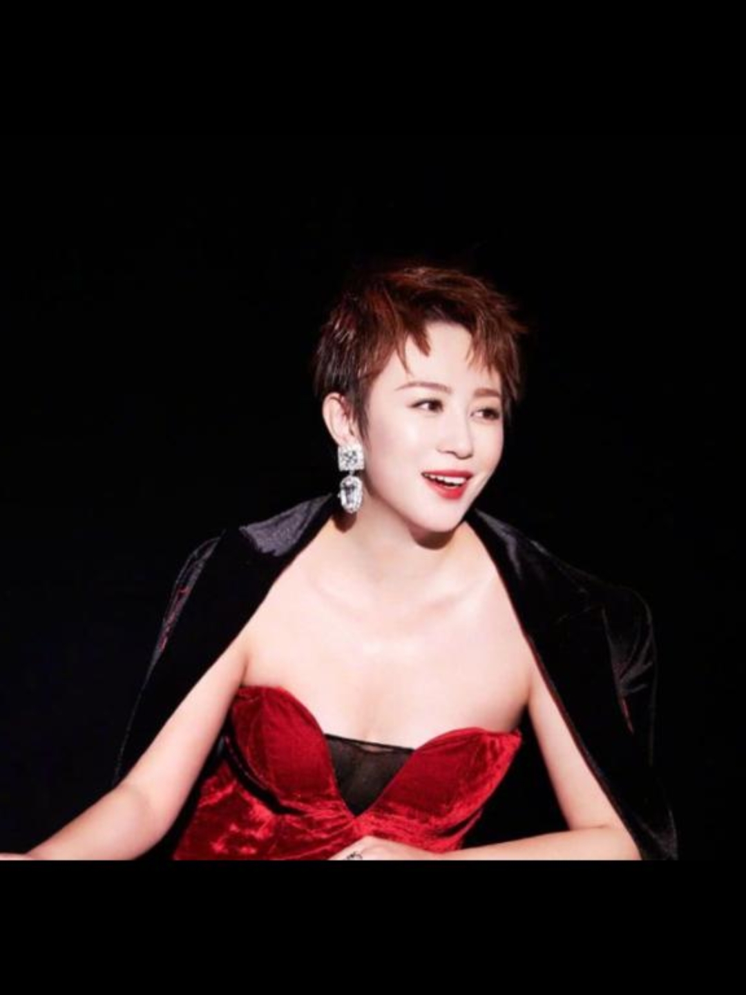 2017年,马丽在拍完电影《羞羞的铁拳》里"游泳池和艾伦互换身体"这场