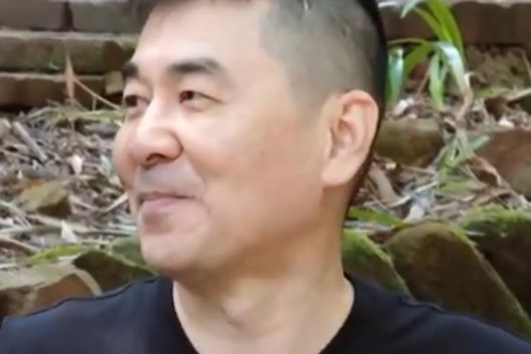 有一次刘涛问陈建斌:"你跟吴越还联系吗?