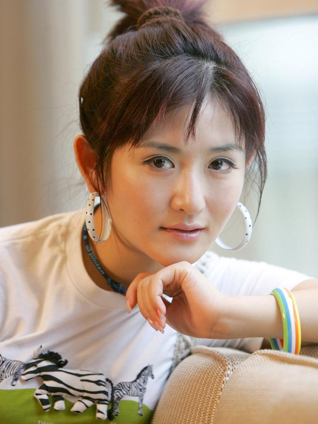 "主持人不禁感到惊讶:"别人家大多都是妻子掌管财务,难道张杰不信任你