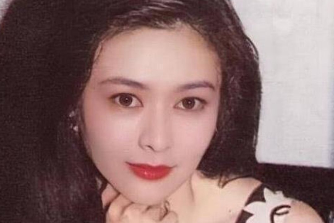 当年,向华强花1.