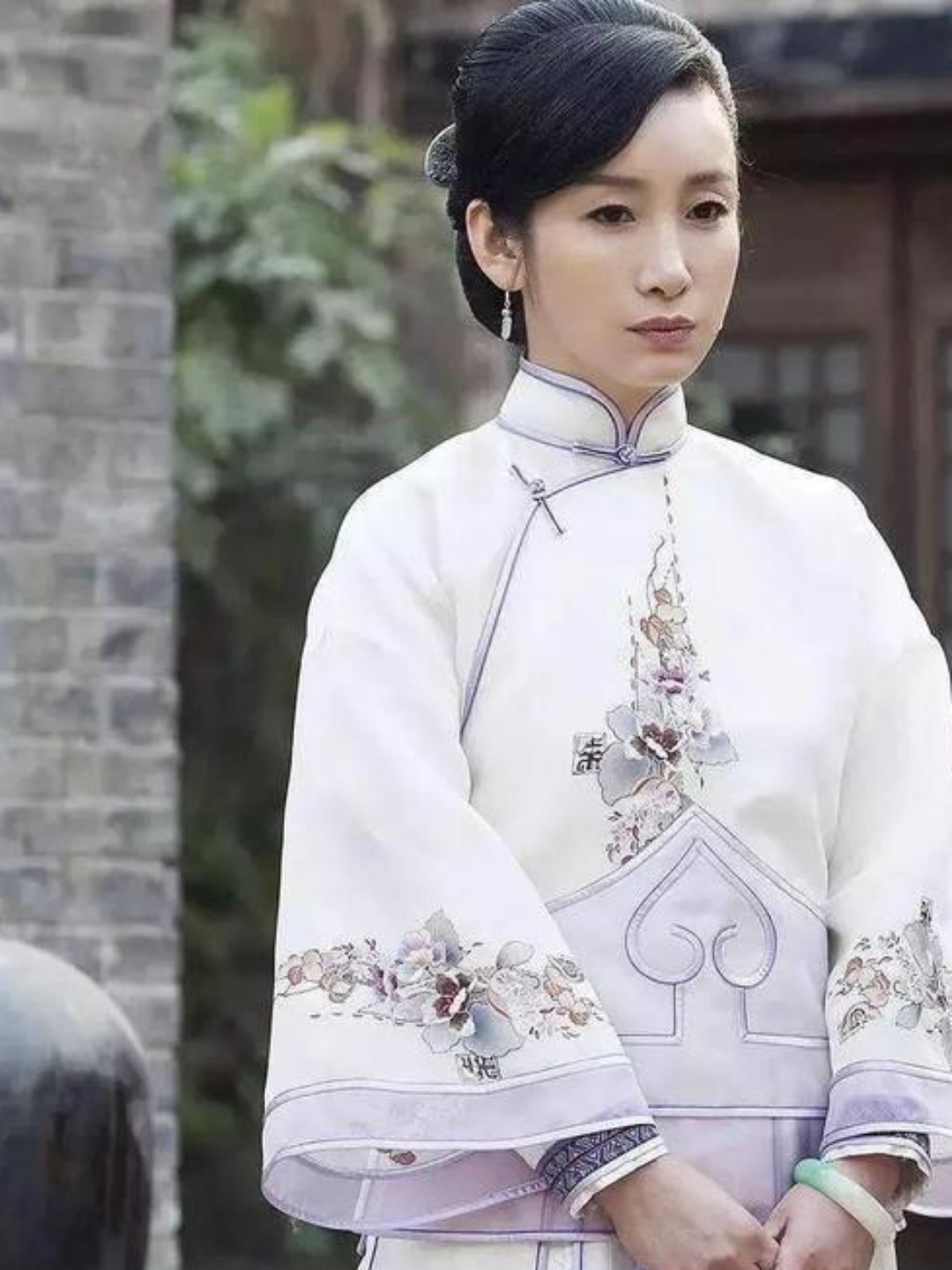 有一次,秦海璐陪章子怡去试镜,顺便把自己的照片也留给了导演,然而,她