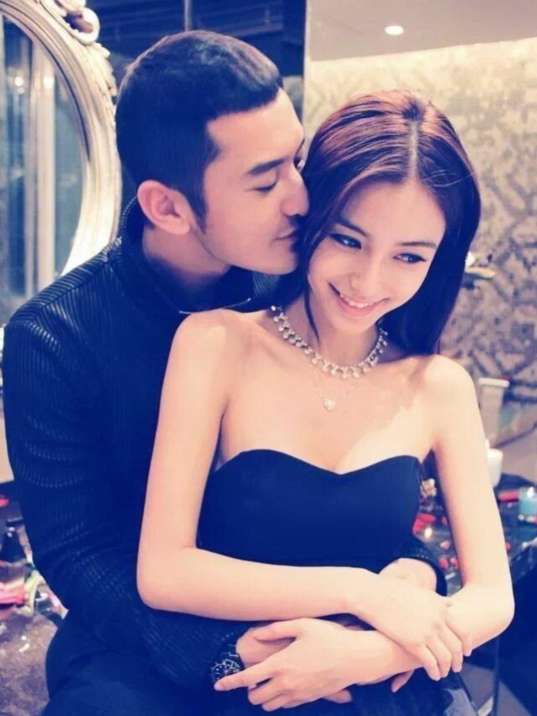 " 在娱乐圈,一对耀眼的明星夫妻,他们的感情故事常
