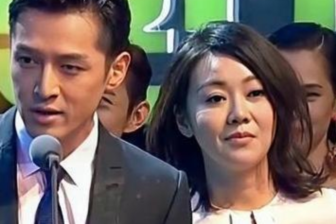 一次,胡歌对闫妮说:"咱俩一接吻,我怎么就变得五迷三道,失了魂魄.