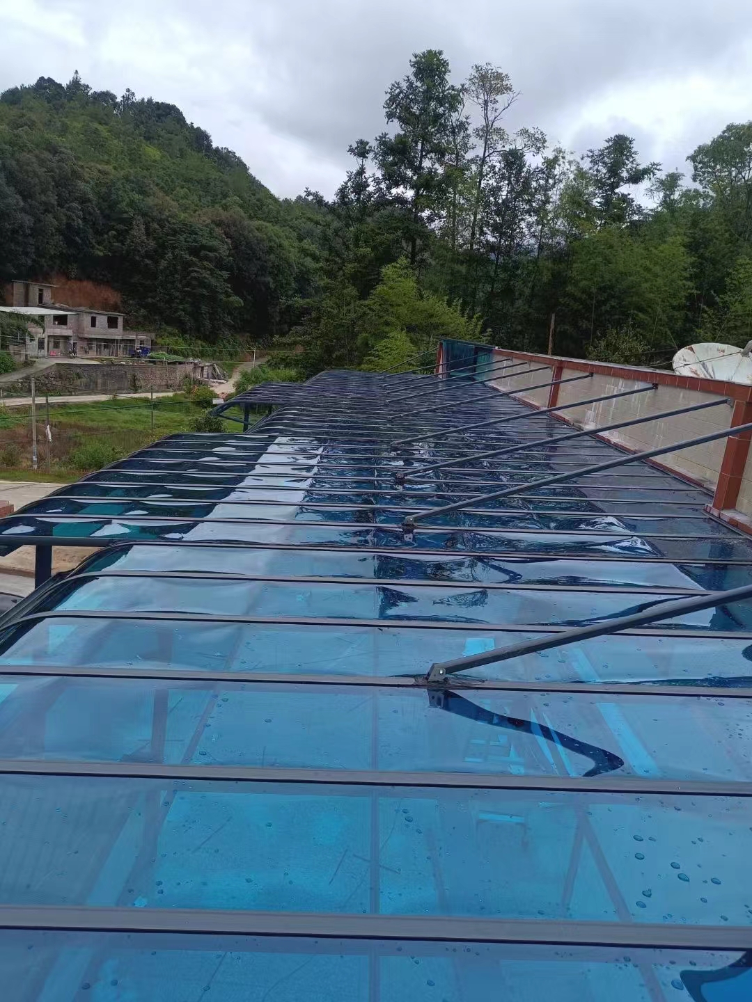 拉杆式铝合金雨棚车棚